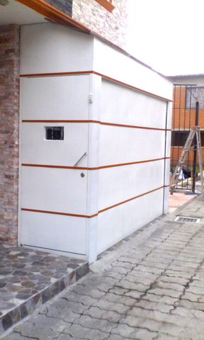 zaguan con costado y puerta