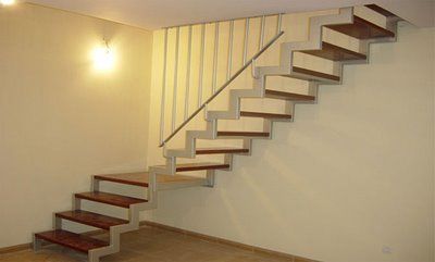 escalera con descanso